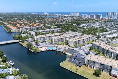 801 THREE ISLANDS Boulevard #303 1