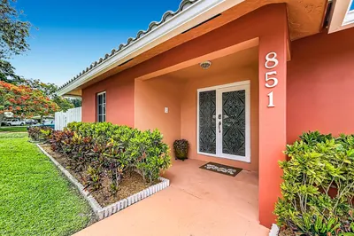 851 E Plantation Circle 1