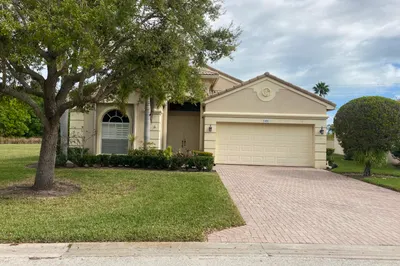 1486 SE Legacy Cove Circle 1