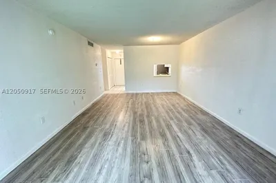 505 NW 177th St #111 1
