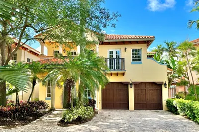 786 Estuary Way