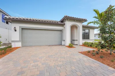 845 SE Courances Drive 1