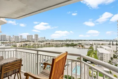 18071 Biscayne Blvd #1401 1
