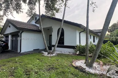 11441 NW 43rd St 1