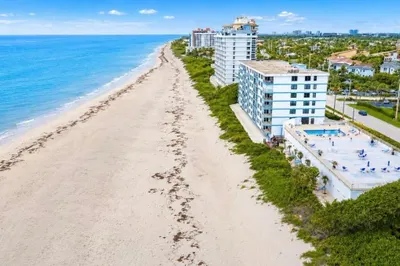 900 OCEAN Drive #706 1