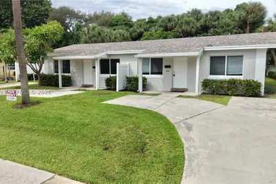 323 Northlake Dr #323/325 1