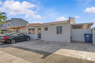 19300 NW 45th Ave 1
