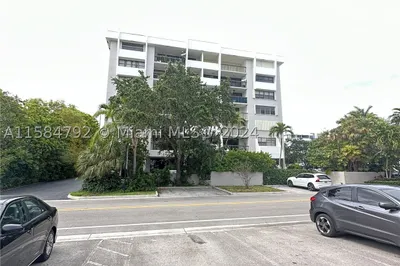 9300 Bay Harbor Ter #5B 1