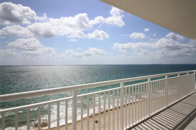 3850 Galt Ocean Dr #811 1