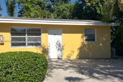 706 SW 4th Ter #4 1