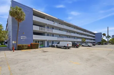1333 E HALLANDALE BEACH Boulevard #335 1