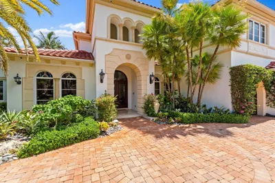678 Hermitage Circle 1