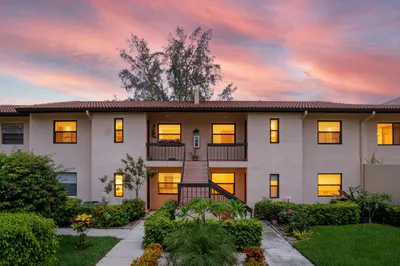 9286 VISTA DEL LAGO #F 1