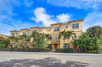 224 S Federal Highway #4 1