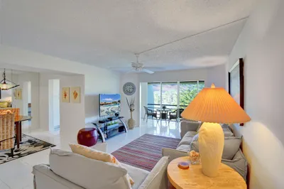 3810 Via Poinciana #606