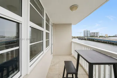 2016 Bay Dr #504 1