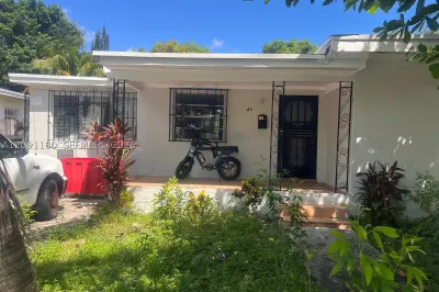 43 NW 67th St 1