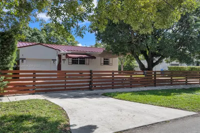 1681 SW 32 Ct 1