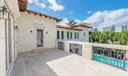 296 Ocean Blvd Photo