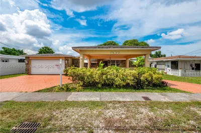 292 W 39th Pl 1
