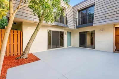 326 Jupiter Lakes
