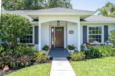 Sweet decor pristine condition and impeccably care