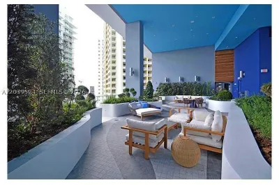 1300 Brickell Bay Dr #1707 1
