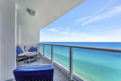 1890 S Ocean Drive #2103 1