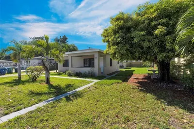 2320 NW 95th St #1 1