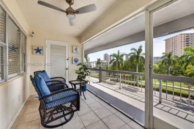 300 Layne Blvd #303 1