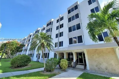 250 180th Dr #152 1