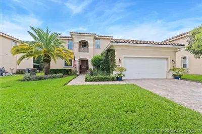 5437 SW Honeysuckle Court 1