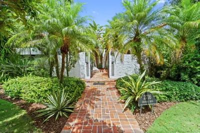 2716 Granada Blvd 1