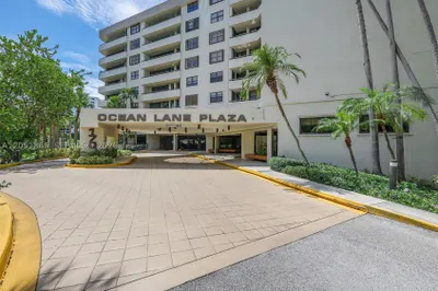 170 Ocean Lane Dr #305 1