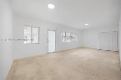 1100 Venetian Way #1D 1