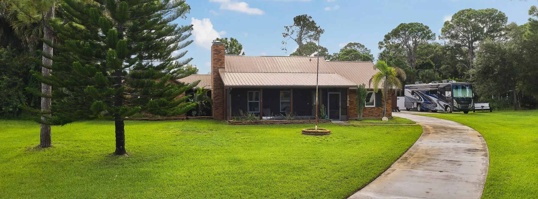 Just Listed | 1302 SW Bartell Avenue