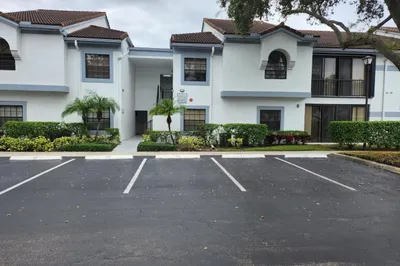 5438 VERONA DR UNIT 812 Boynton front of