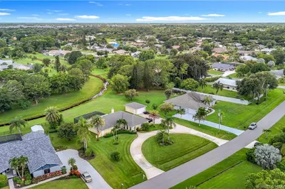 4 CAR GARAGE , LARGE CIRCULAR DRIVEWAY, OVER A 1/2