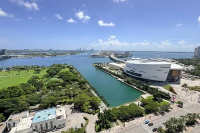 900 Biscayne Blvd #2702 1