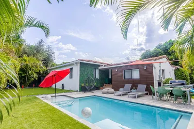 101 NW 102nd St 1