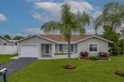 8200 NW 93rd Ter 1