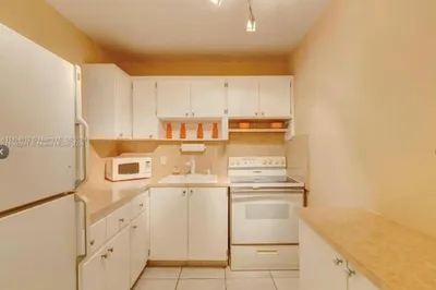 2837 Pierce St #10 1