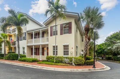 1059 W Heritage Club Circle 1