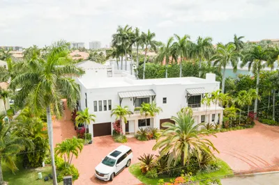 1121 Bel Air Drive 1