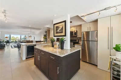 615 N Riverside Drive #405 1