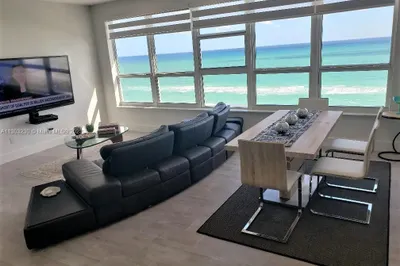 4925 Collins Ave #9C 1