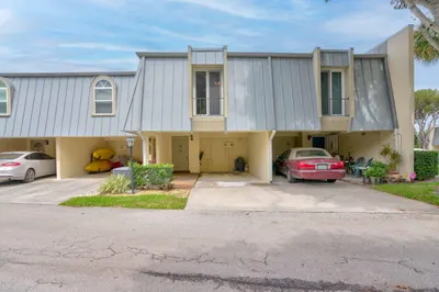 390 GOLFVIEW Road #B 1
