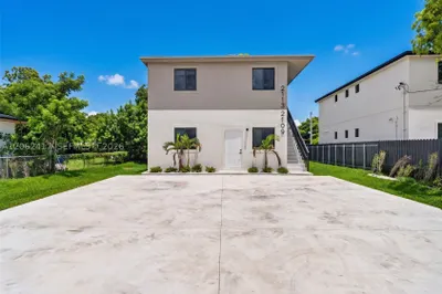 2109 NW 65 St 1