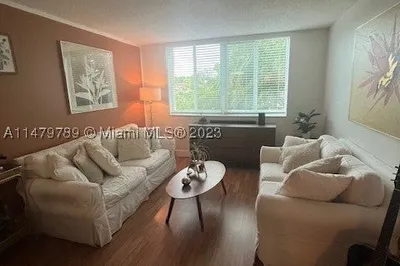 3149 Riverside Dr #B-202 1