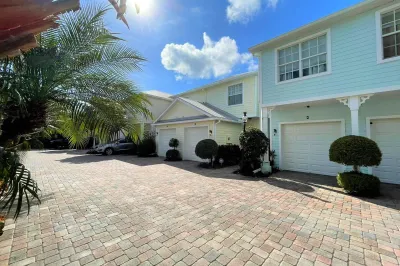 902 S Federal Highway #6 1